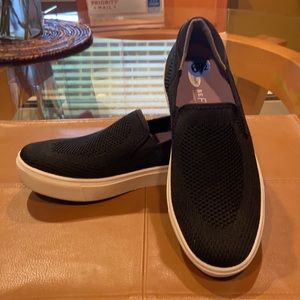 Dr. Scholls “Be Free” Energy Technology sneakers